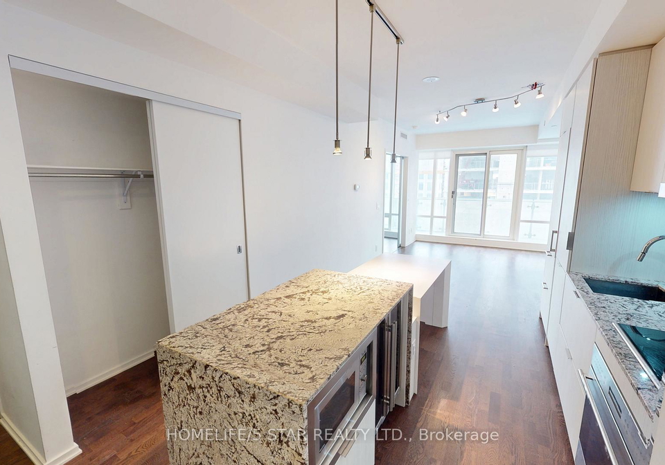 1-bloor-street-e-toronto-ontario-c13157802