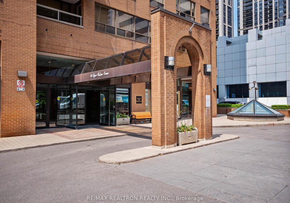 100-upper-madison-avenue-toronto-ontario-c13157996