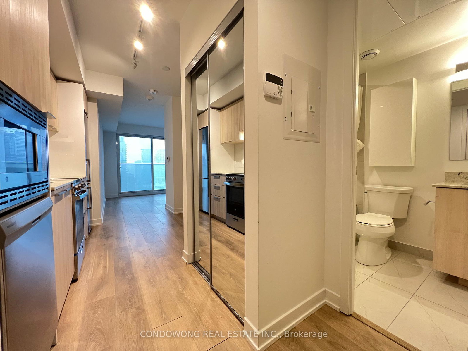 501-yonge-street-toronto-ontario-c13158070