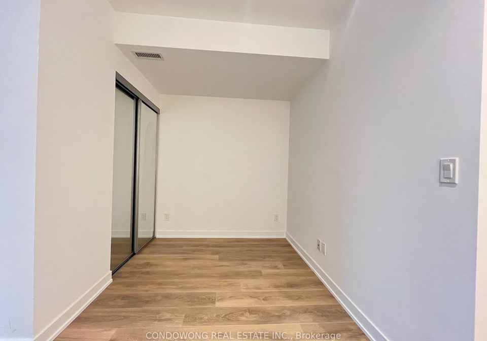 501-yonge-street-toronto-ontario-c13158070