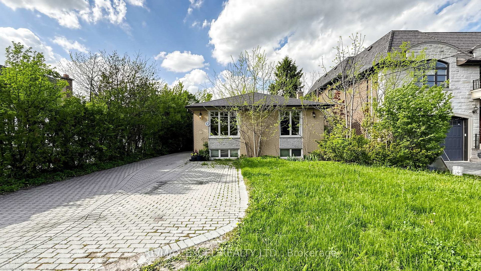 254-patricia-avenue-toronto-ontario-c13158084