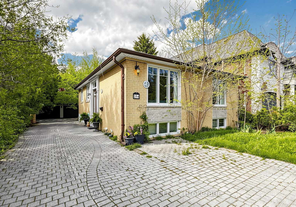 254-patricia-avenue-toronto-ontario-c13158084
