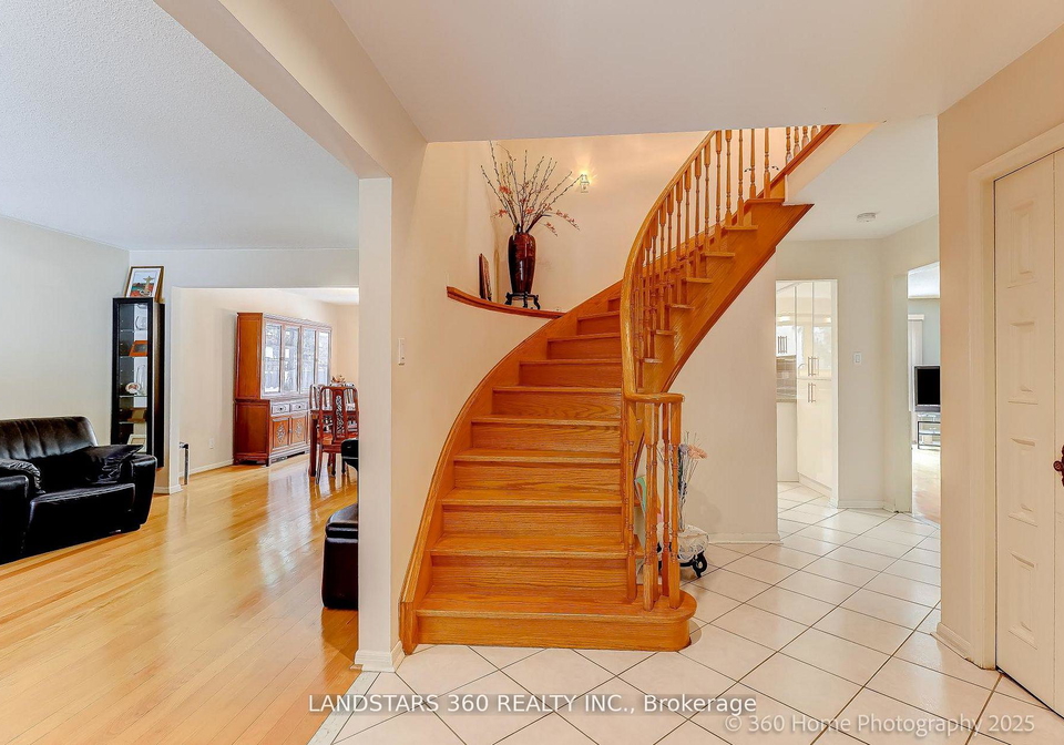 31-whitehorn-crescent-north-york-ontario-c13158134