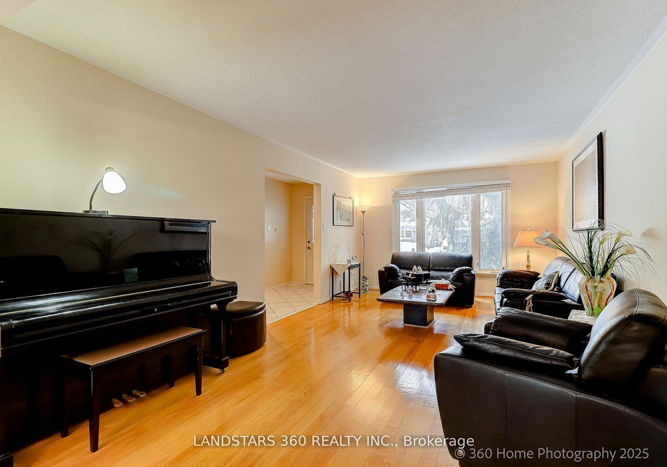 31-whitehorn-crescent-north-york-ontario-c13158134