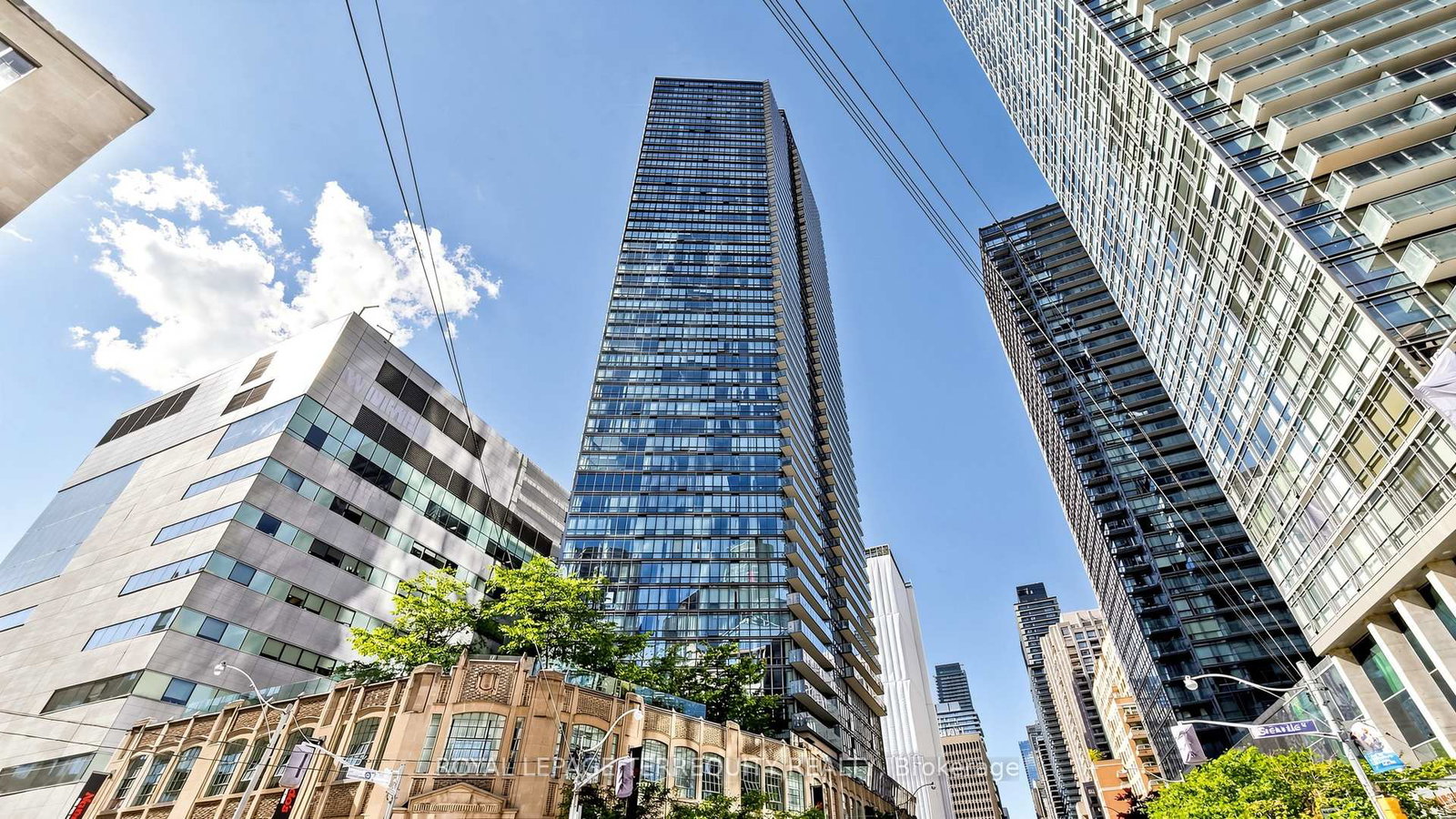 832-bay-street-toronto-ontario-c13158270