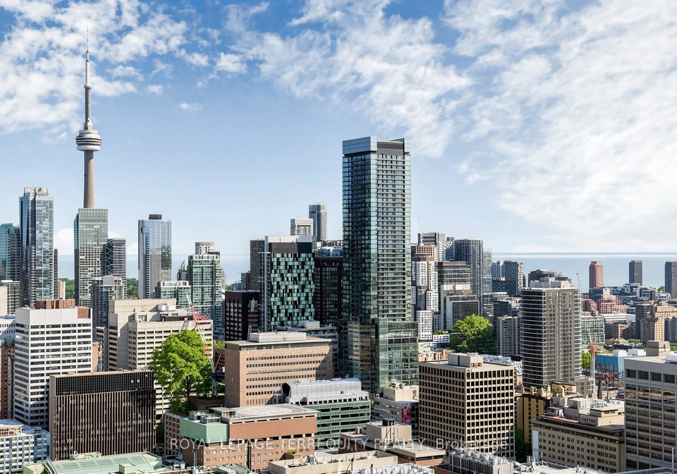 832-bay-street-toronto-ontario-c13158270