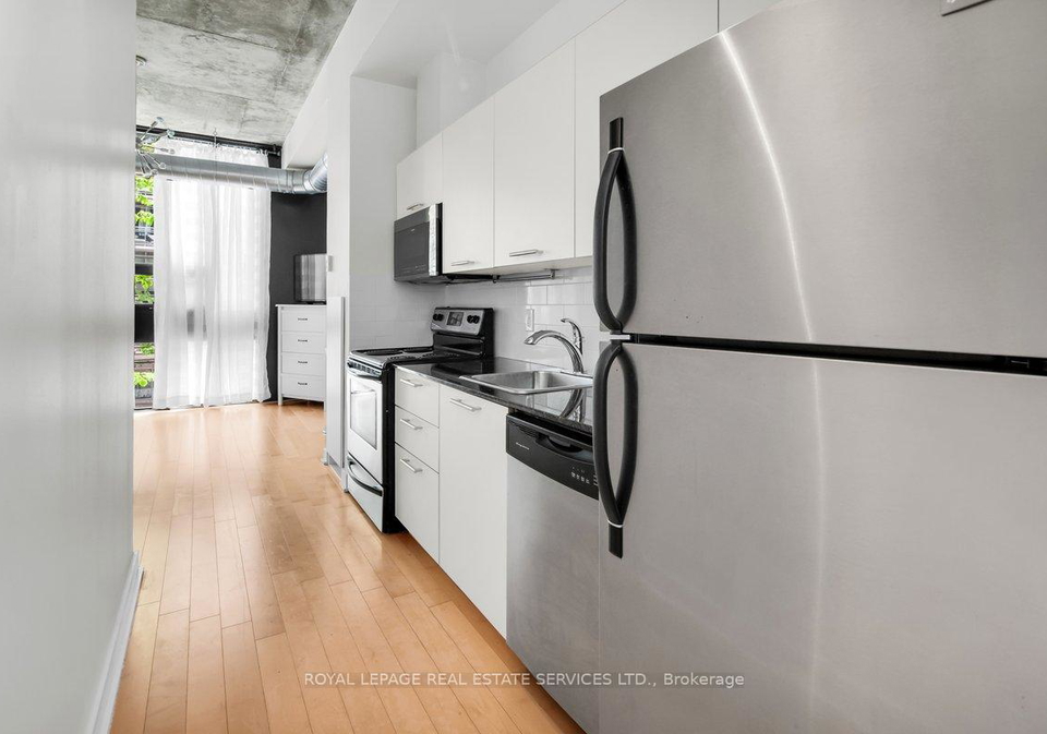 60-bathurst-street-toronto-ontario-c13158340