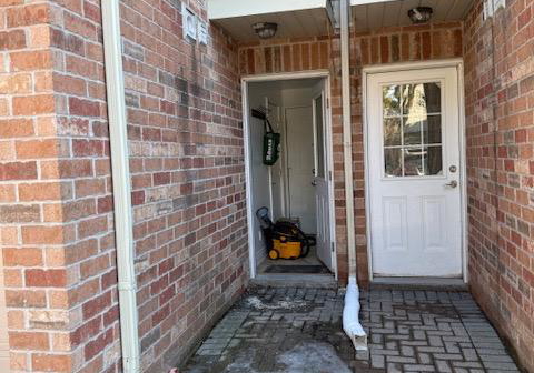 202b-finch-avenue-e-north-york-ontario-c13158378