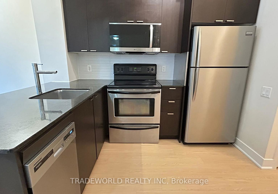 23-sheppard-avenue-e-north-york-ontario-c13158464