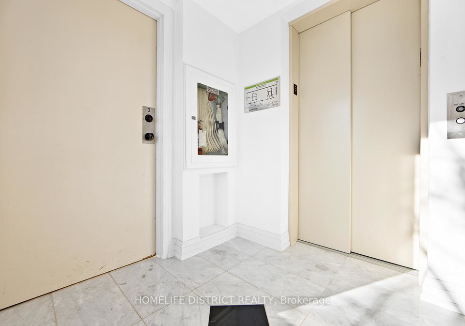 243-niagara-street-toronto-ontario-c13158784