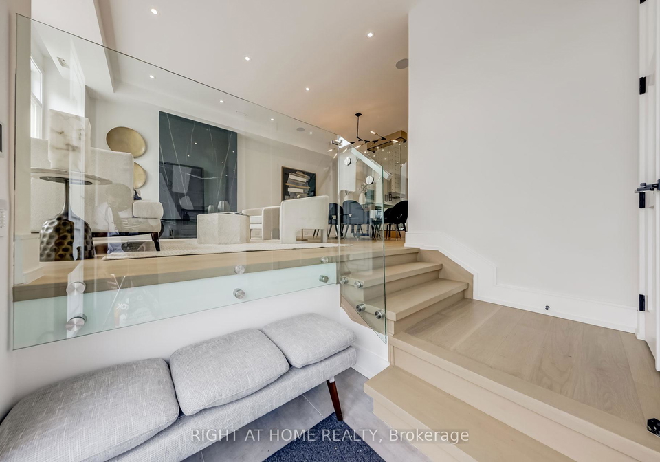 102-parklea-drive-east-york-ontario-c13158990