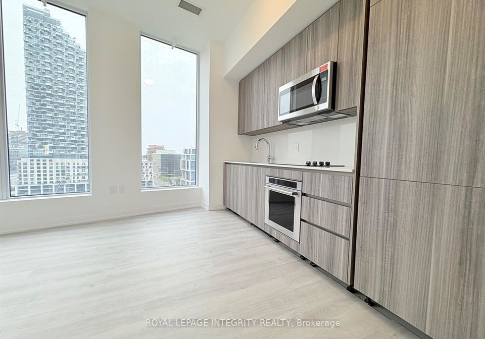 15-richardson-street-toronto-ontario-c13159046
