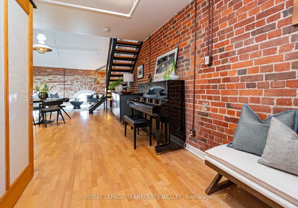 81a-front-street-e-toronto-ontario-c13159064