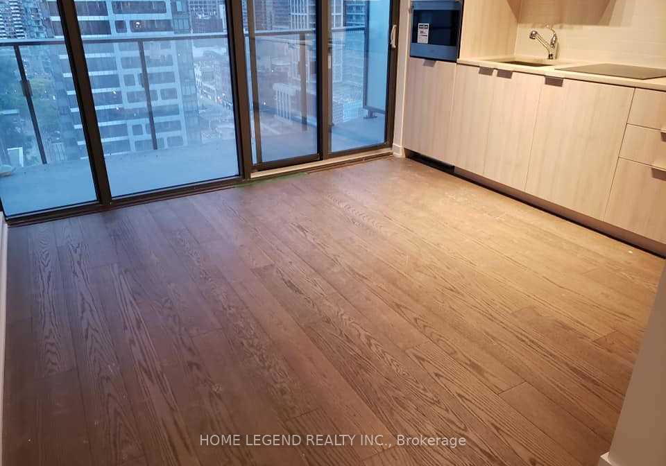11-wellesley-street-w-toronto-ontario-c13159088