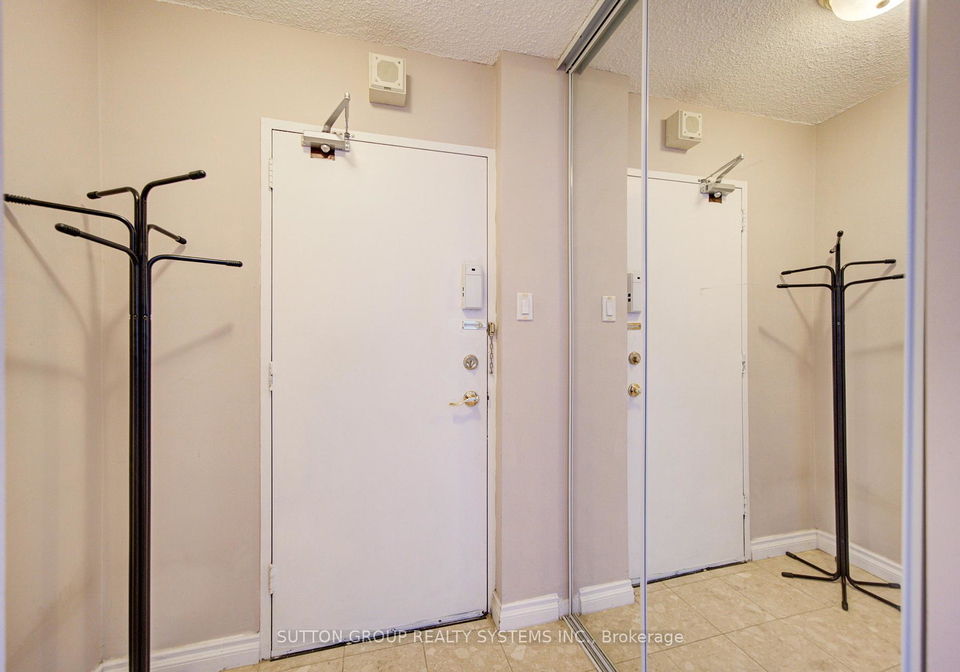 10-muirhead-road-north-york-ontario-c13159232