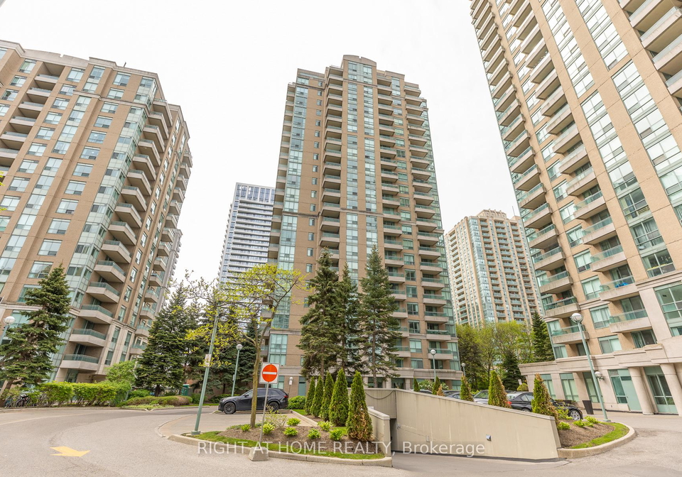 3-pemberton-avenue-north-york-ontario-c13159340