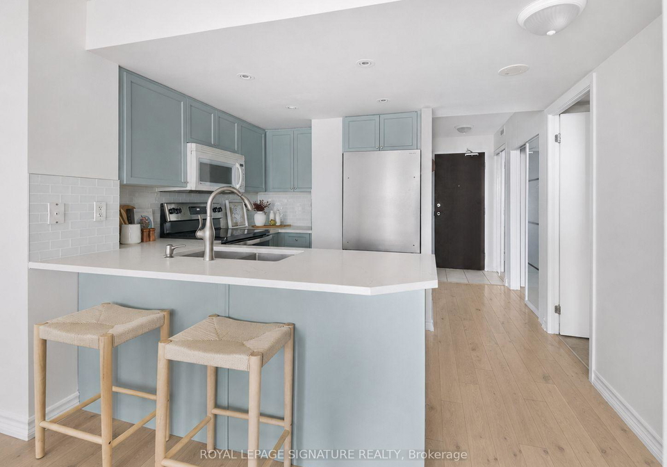 231-fort-york-boulevard-toronto-ontario-c13159480