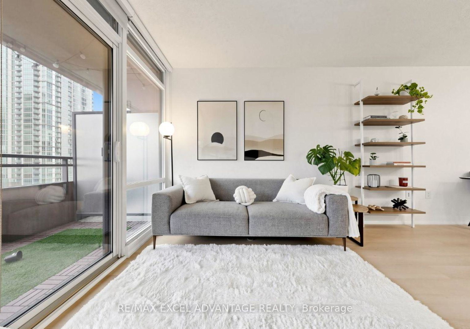 4k-spadina-avenue-toronto-ontario-c13159532