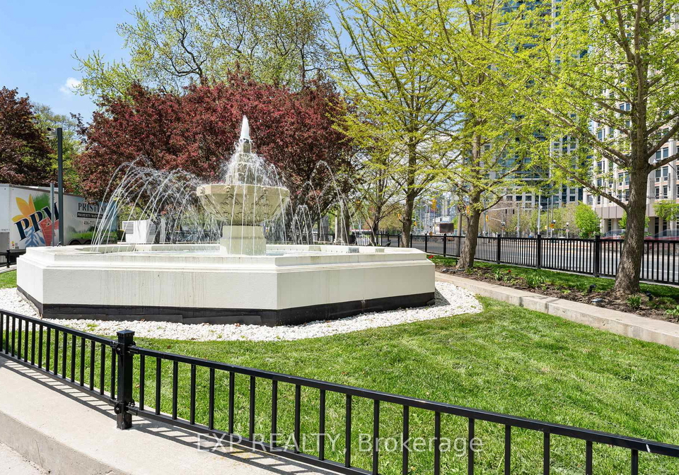 637-lake-shore-boulevard-w-toronto-ontario-c13159876