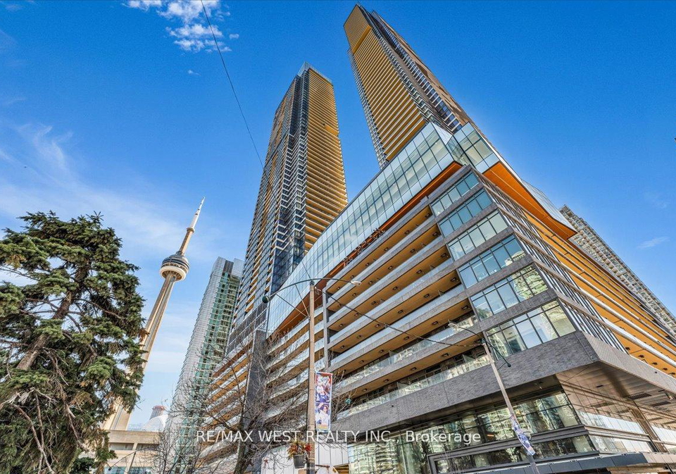 1-concord-cityplace-way-toronto-ontario-c13160144