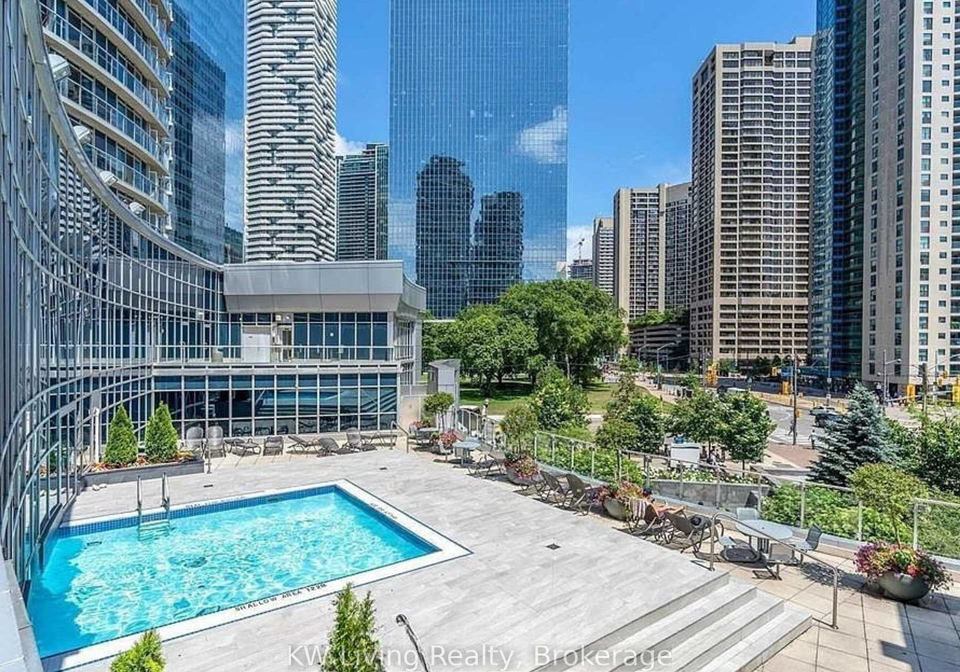 208-queens-quay-w-toronto-ontario-c13160160