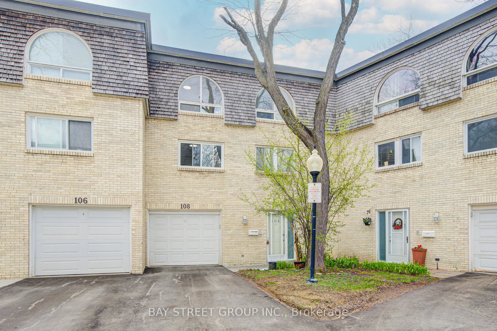 108-courville-coachway-north-york-ontario-c13160318