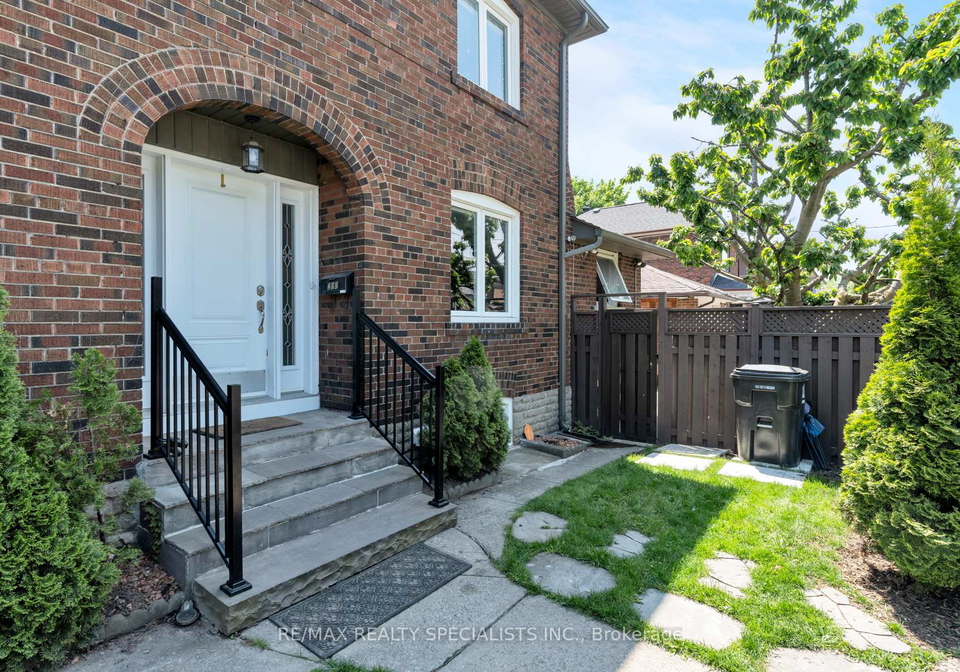 290-westmount-avenue-toronto-ontario-c13160352