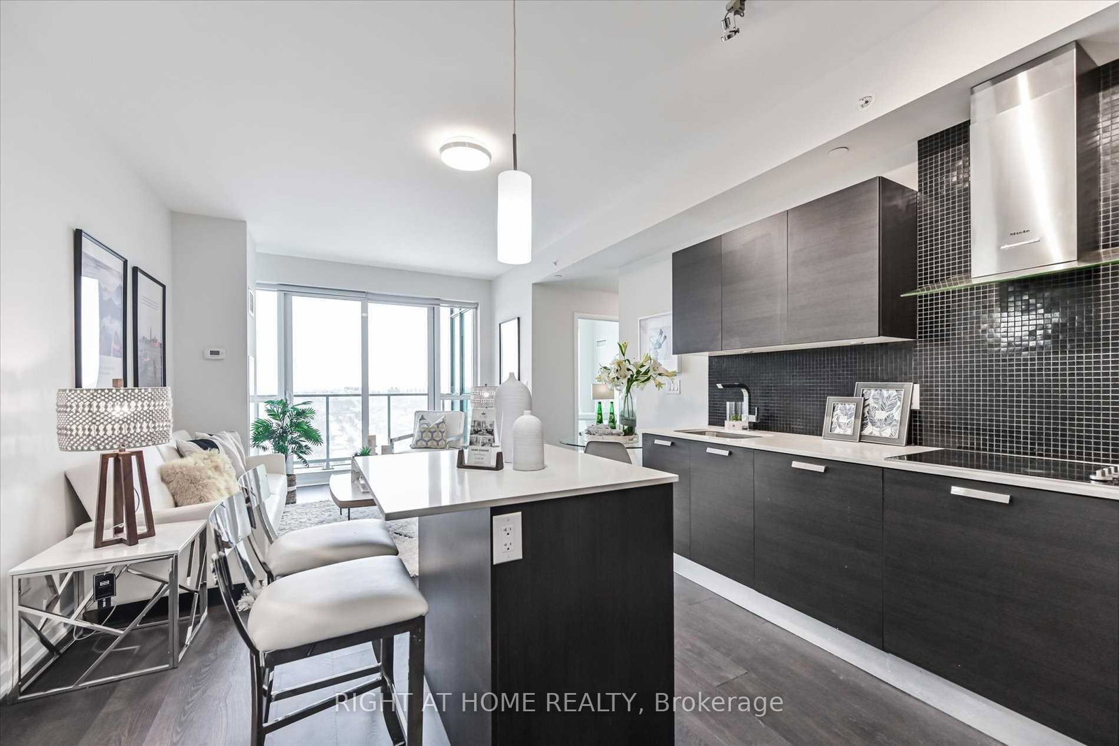 11-bogert-avenue-toronto-ontario-c13160374