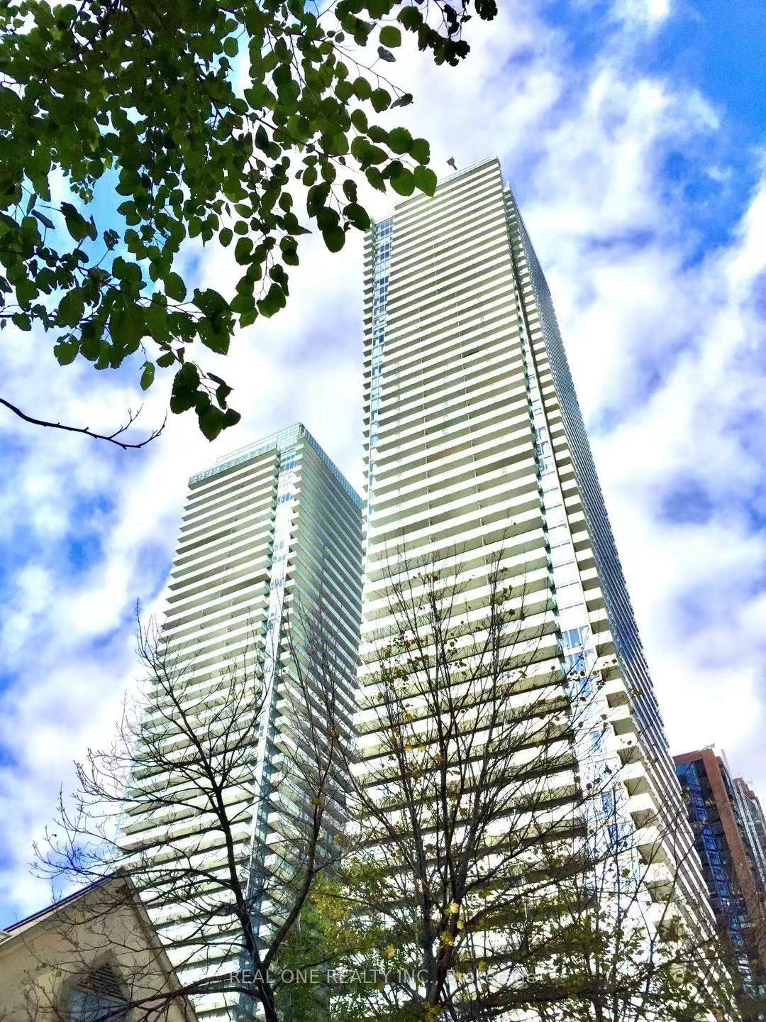 1080-bay-street-toronto-ontario-c13160572