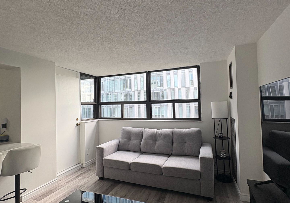 53-mccaul-street-toronto-ontario-c13160598
