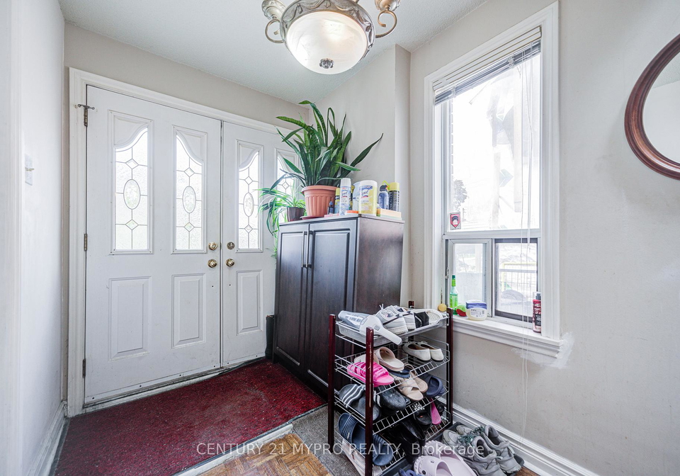 211-bellwoods-avenue-toronto-ontario-c13160774