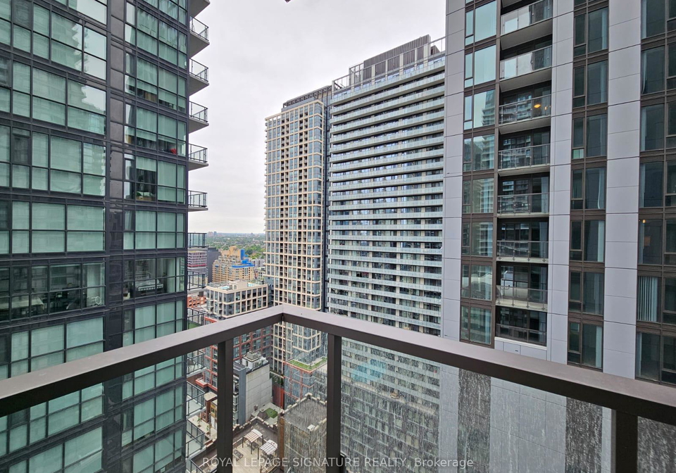 8-widmer-street-toronto-ontario-c13160920