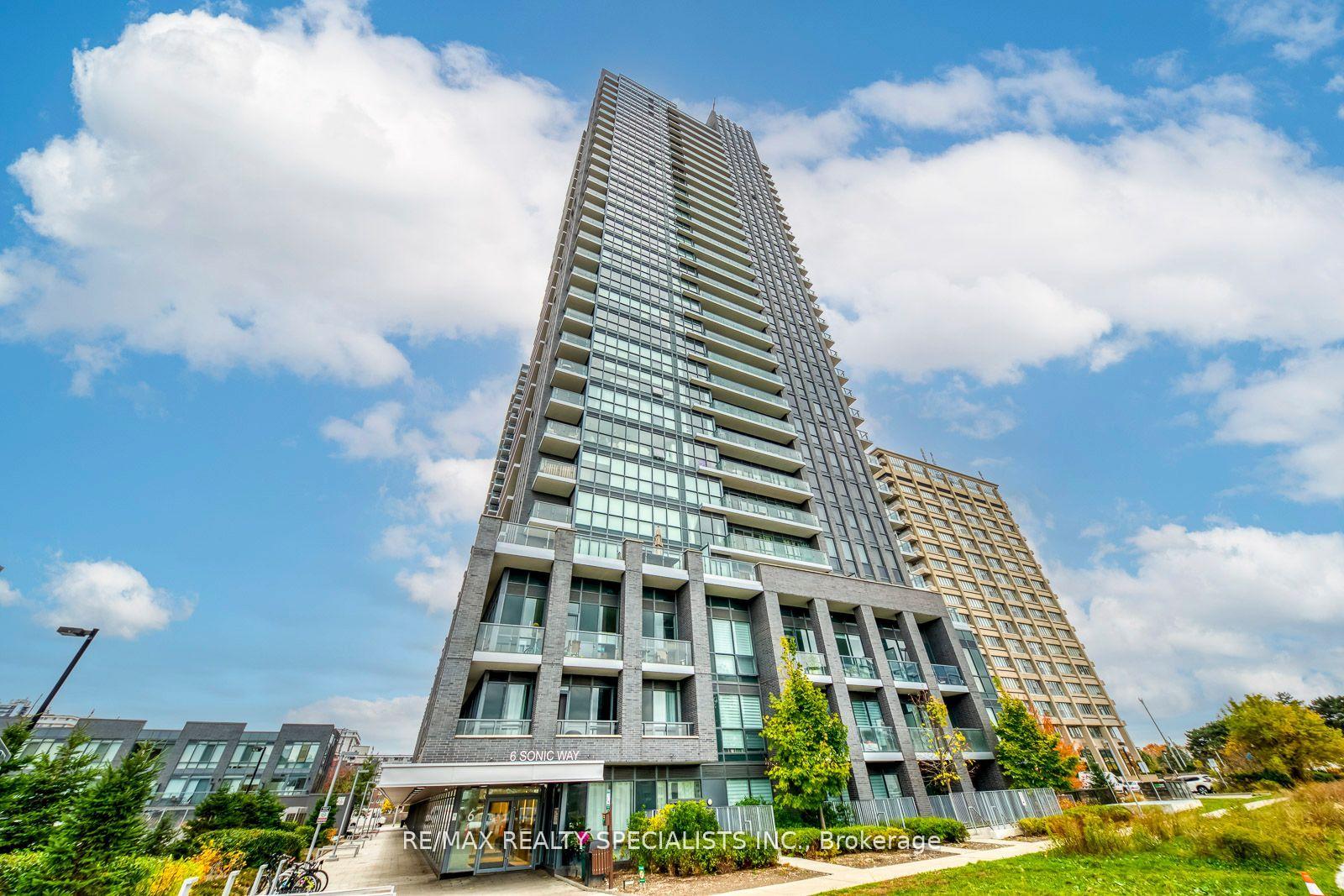 6-sonic-way-east-york-ontario-c13161230