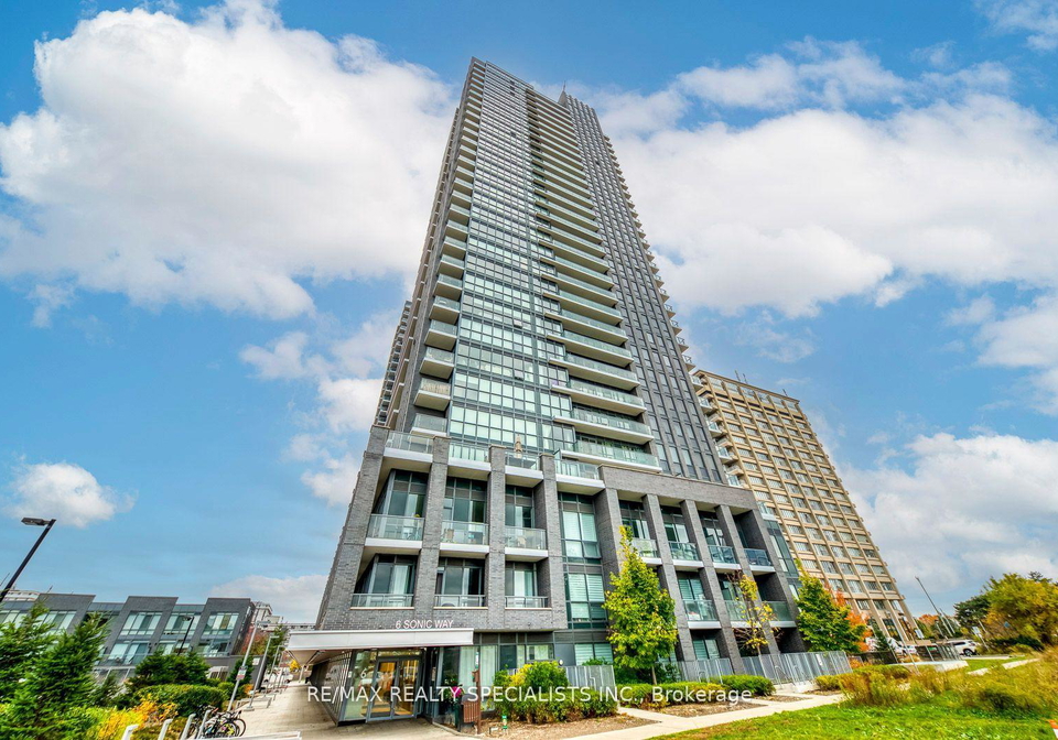 6-sonic-way-east-york-ontario-c13161230