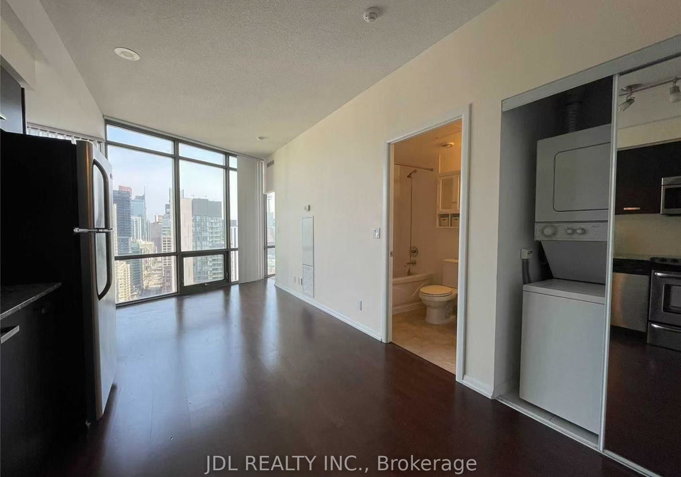 832-bay-street-toronto-ontario-c13161532