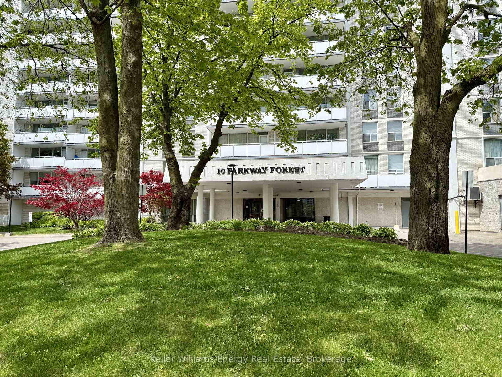 10-parkway-forest-drive-north-york-ontario-c13161538