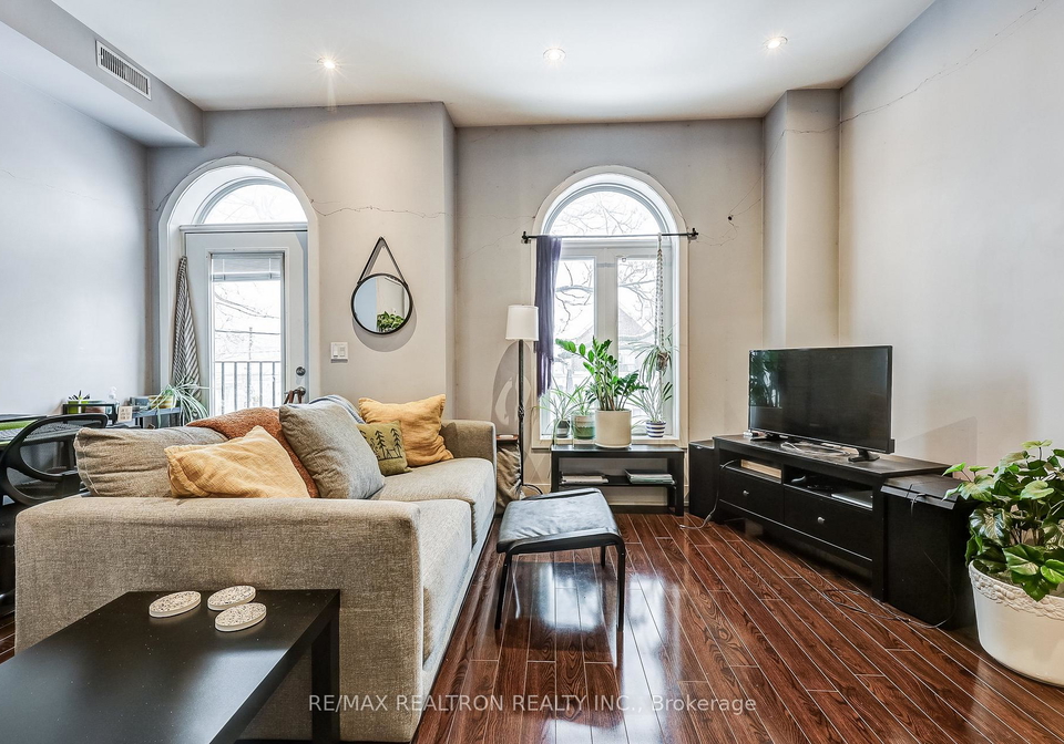 588-ossington-avenue-toronto-ontario-c13162868