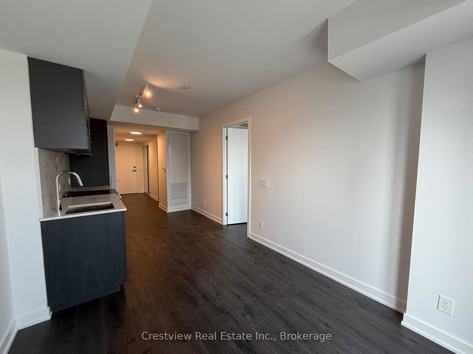 100-queen-street-e-toronto-ontario-c13162894