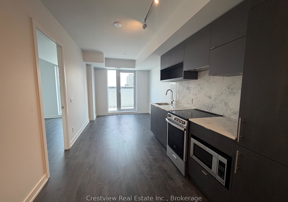 100-queen-street-e-toronto-ontario-c13162894