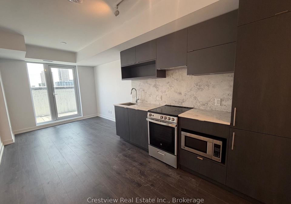 100-queen-street-e-toronto-ontario-c13162894