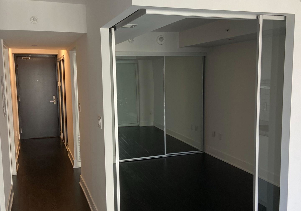 955-bay-street-toronto-ontario-c13163400