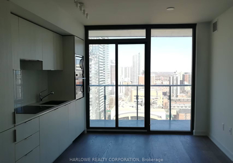 11-wellesley-street-w-toronto-ontario-c13163592