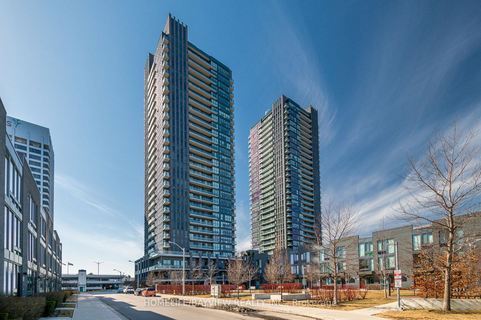 2-sonic-way-east-york-ontario-c13163932