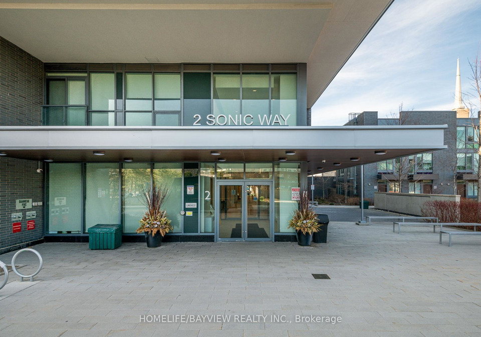 2-sonic-way-east-york-ontario-c13163932