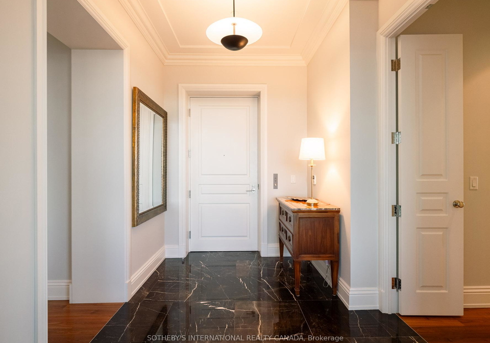 183-wellington-street-w-toronto-ontario-c13164194