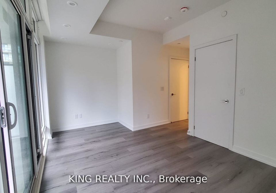 871-sheppard-avenue-w-toronto-ontario-c13164314