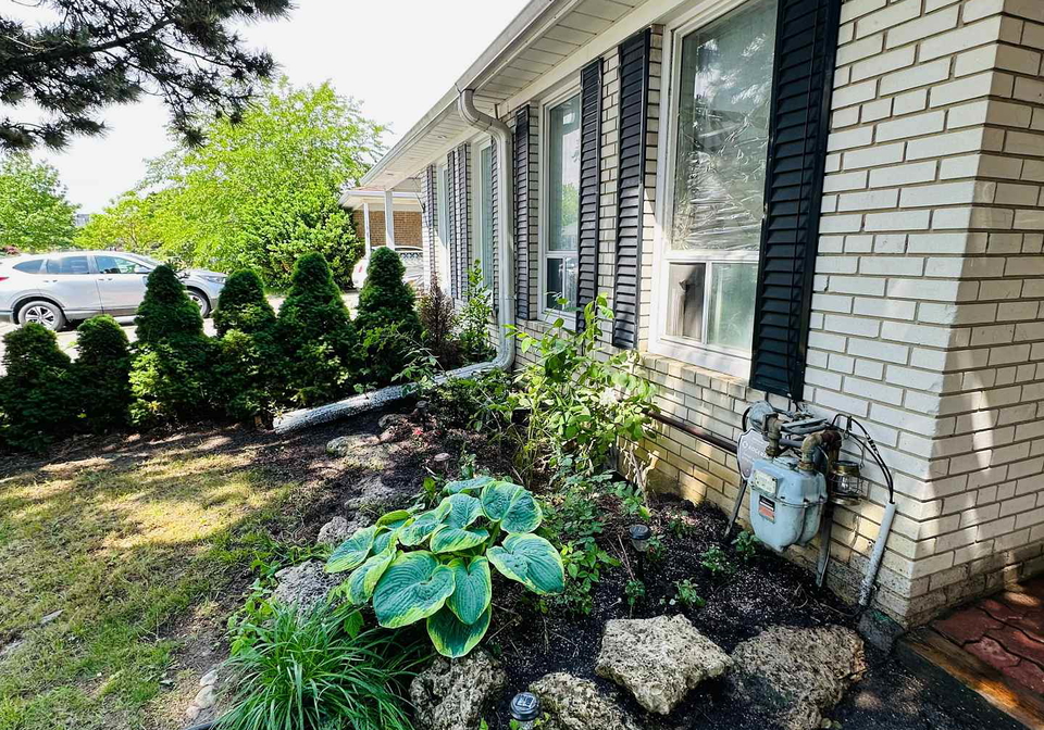 52-endsleigh-crescent-north-york-ontario-c13164550