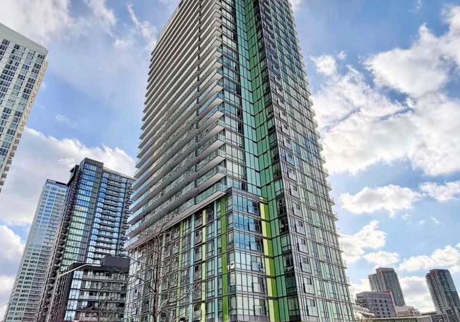 170-fort-york-boulevard-toronto-ontario-c13164580