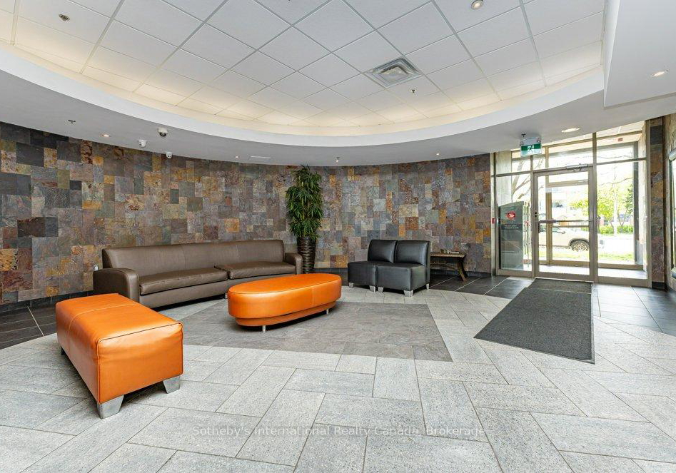 890-sheppard-avenue-w-toronto-ontario-c13165212