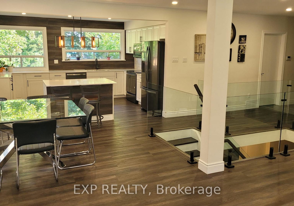 52-lloydminster-crescent-north-york-ontario-c13165286